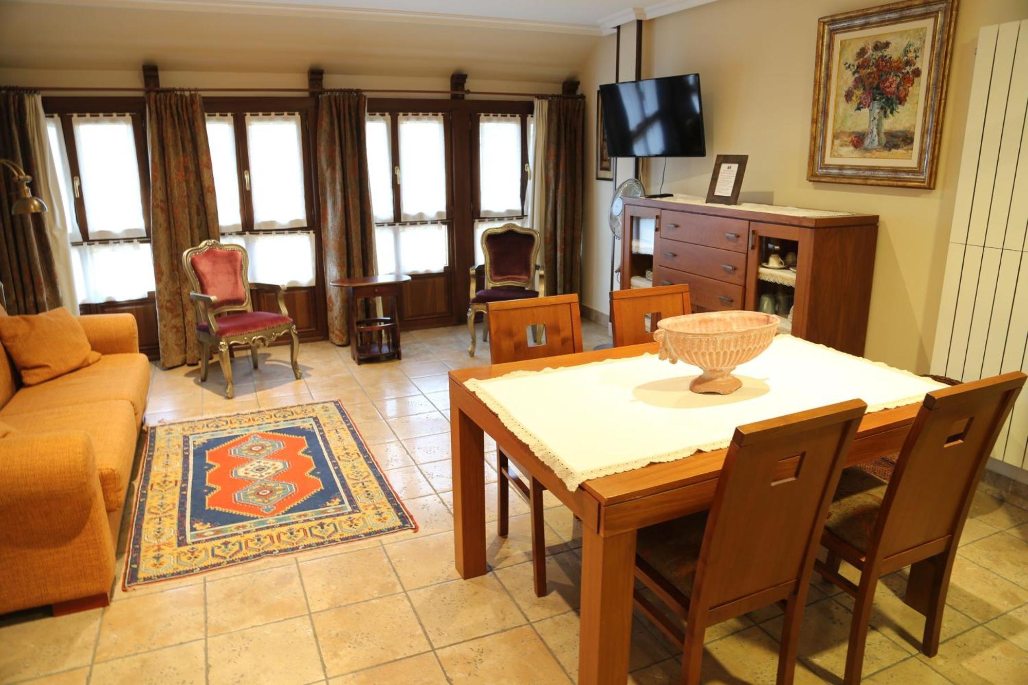 Apartamentos La Pontiga *** Infiesto Esterno foto